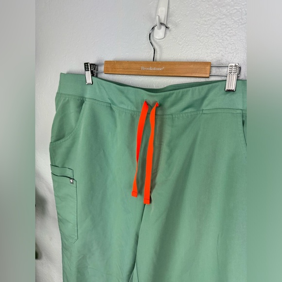 FIGS Women's Kade Cargo Scrub Pants Jade XXL - Picture 7 of 7
